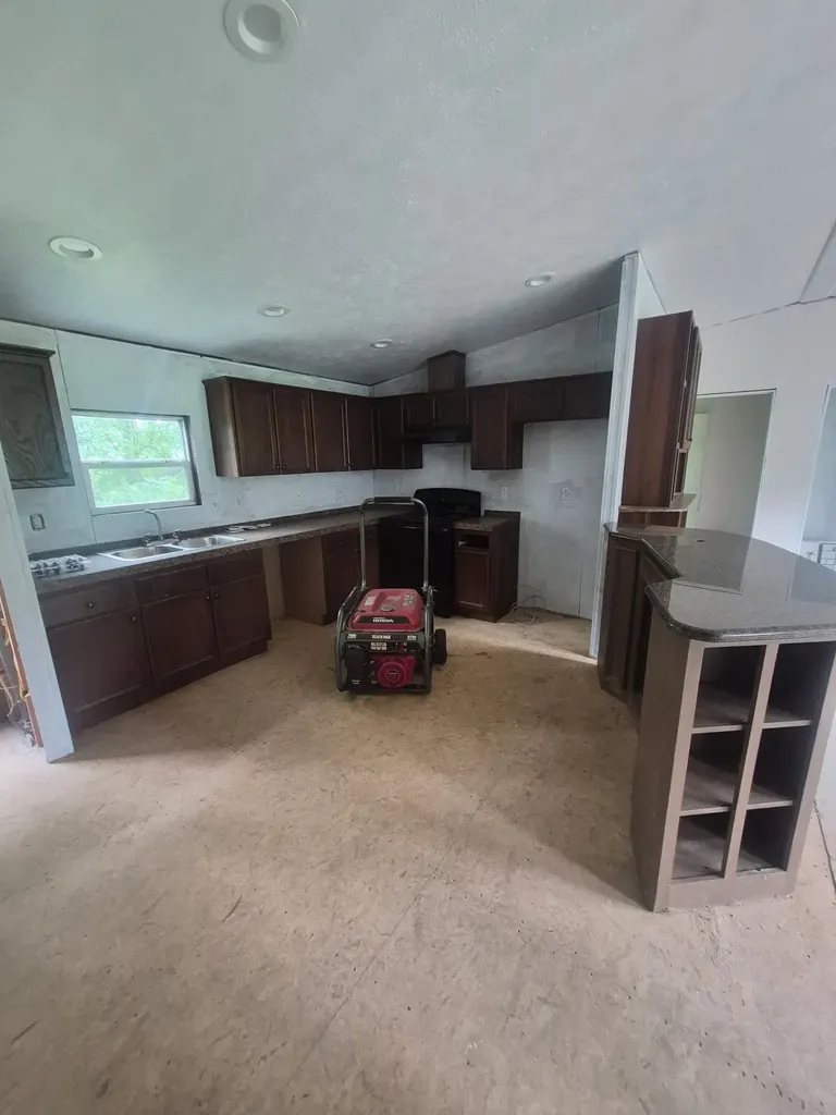 210 Cr 4317 Heard Road Naples TX 75568