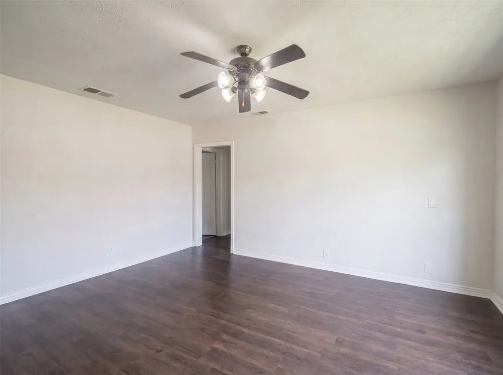 11216 Barbarosa Drive Dallas TX 75228