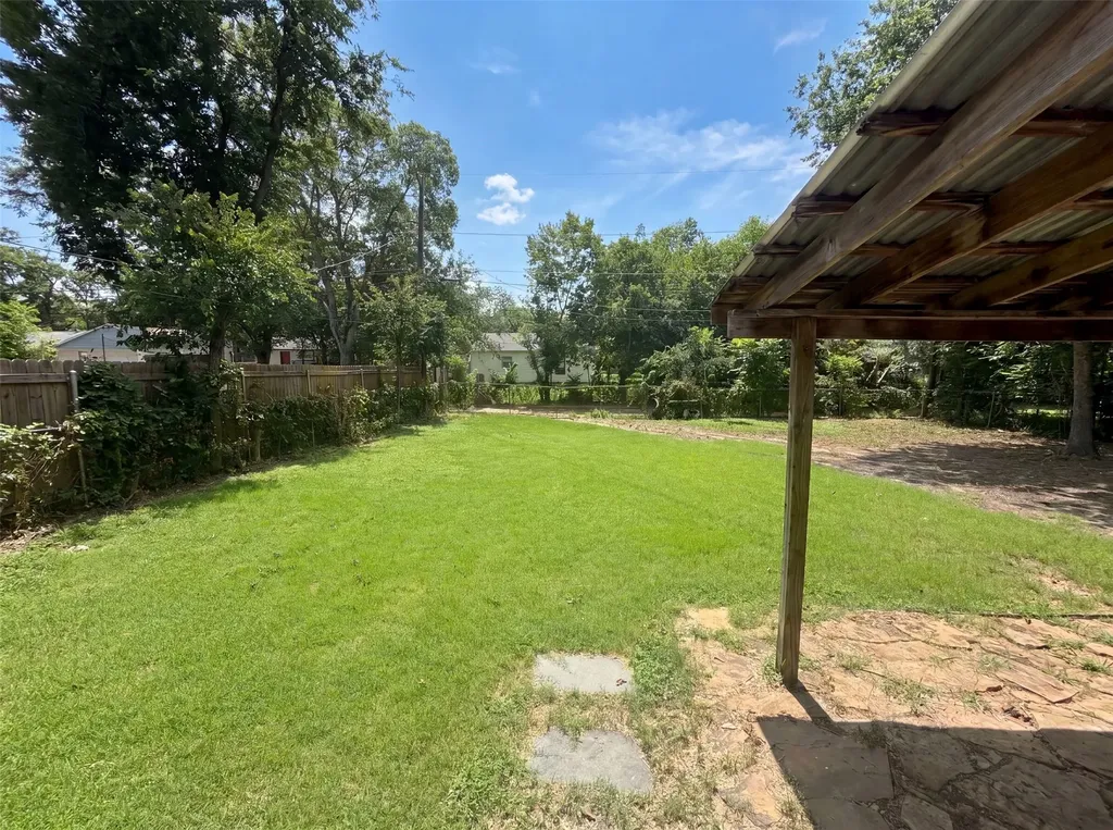 11216 Barbarosa Drive Dallas TX 75228