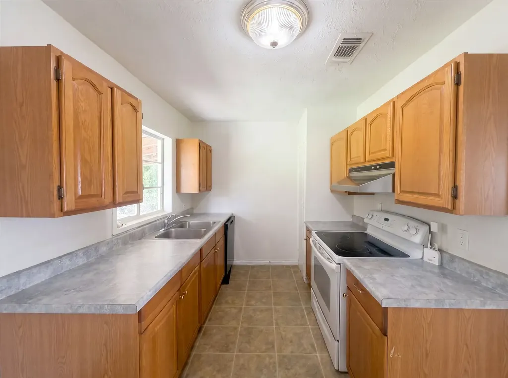 11216 Barbarosa Drive Dallas TX 75228