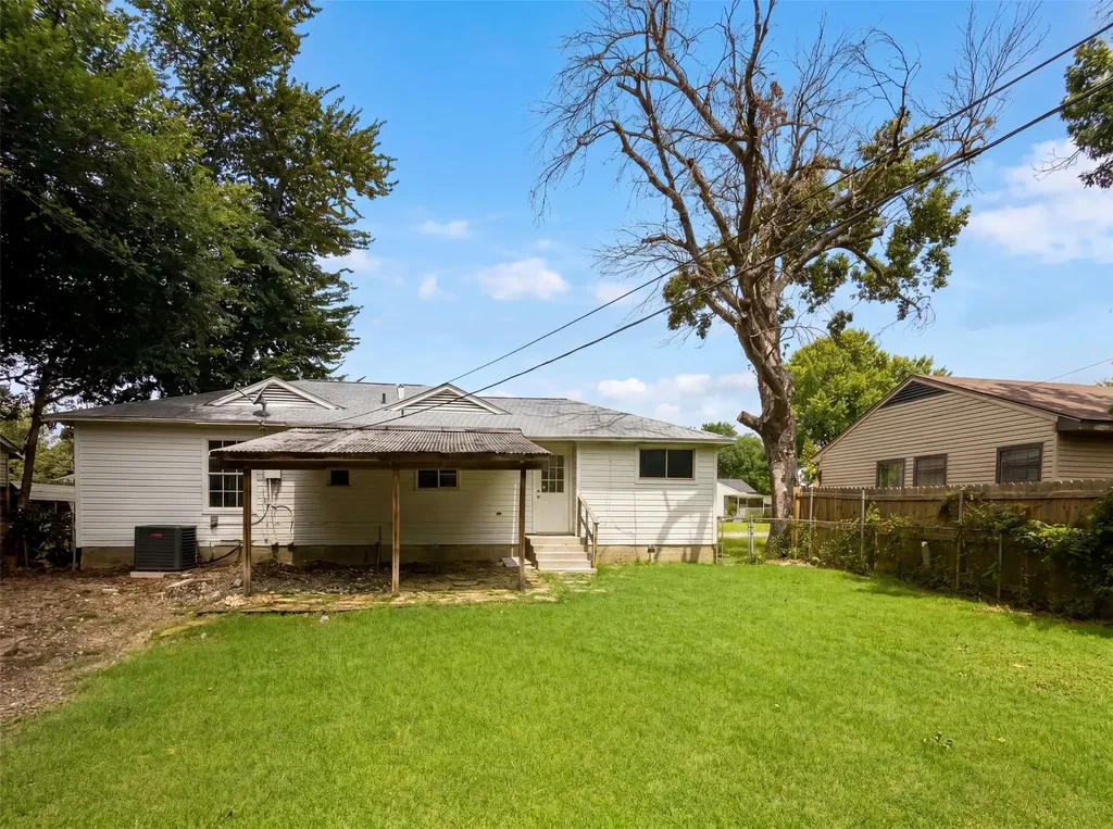 11216 Barbarosa Drive Dallas TX 75228