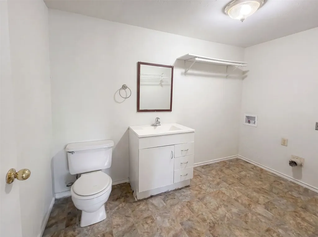 11216 Barbarosa Drive Dallas TX 75228