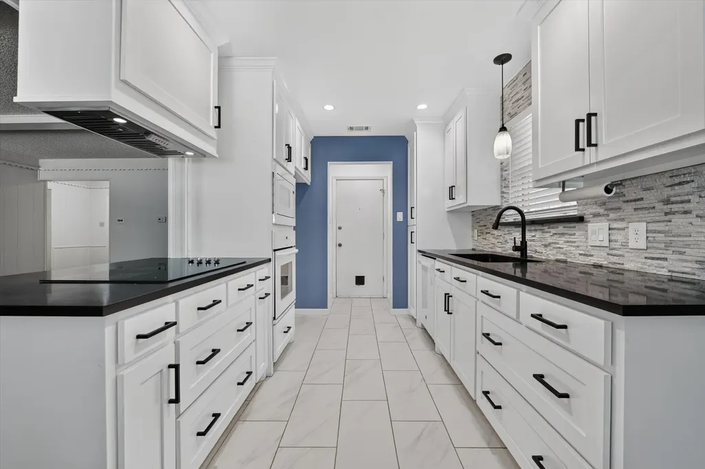 3712 Holly Springs Drive Fort Worth TX 76133