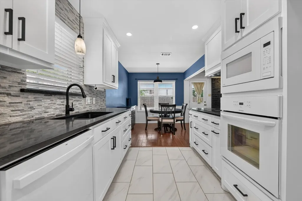 3712 Holly Springs Drive Fort Worth TX 76133