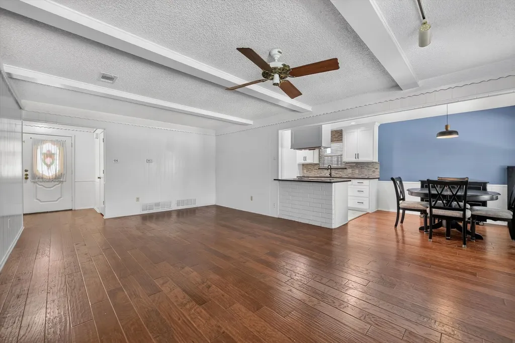 3712 Holly Springs Drive Fort Worth TX 76133