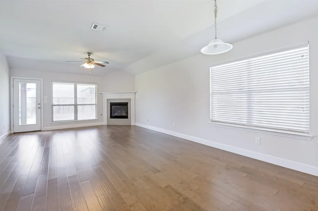 4541 Conrad Avenue Aubrey TX 76227