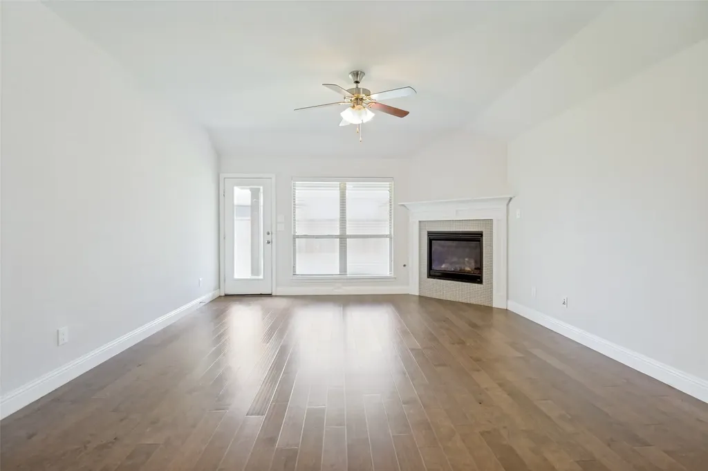 4541 Conrad Avenue Aubrey TX 76227