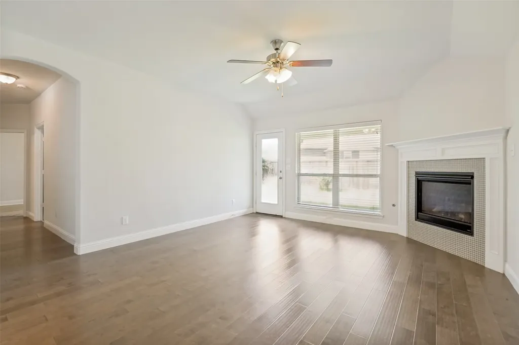 4541 Conrad Avenue Aubrey TX 76227