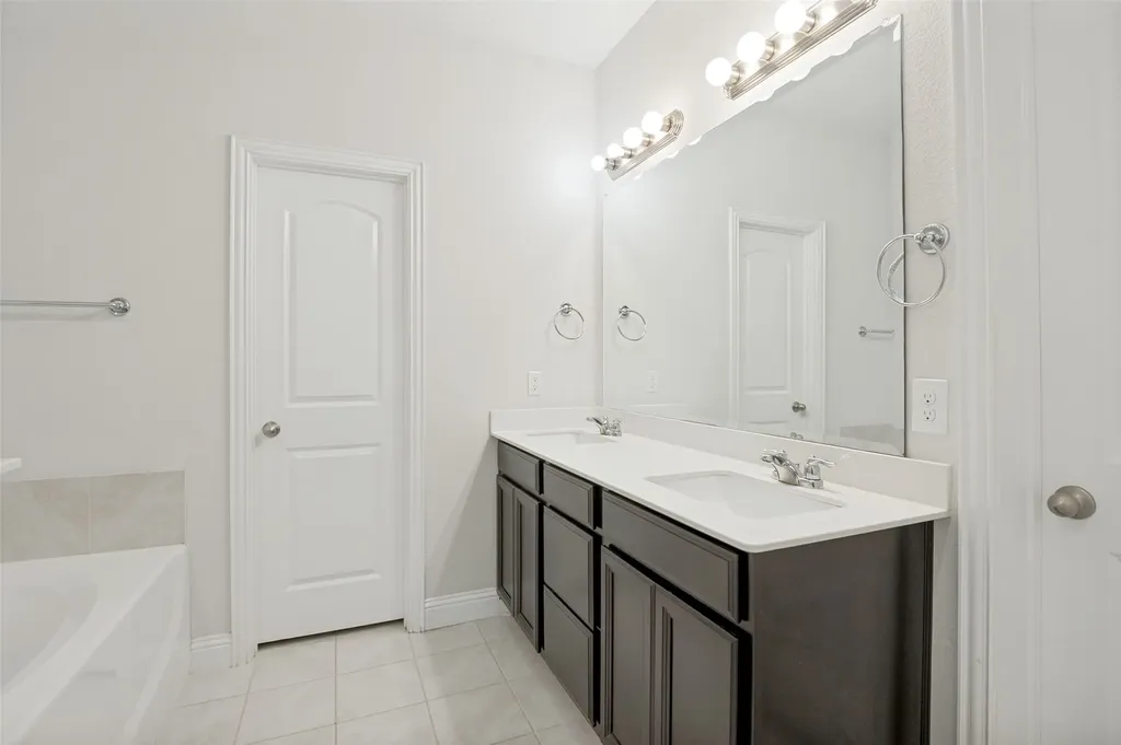 4541 Conrad Avenue Aubrey TX 76227