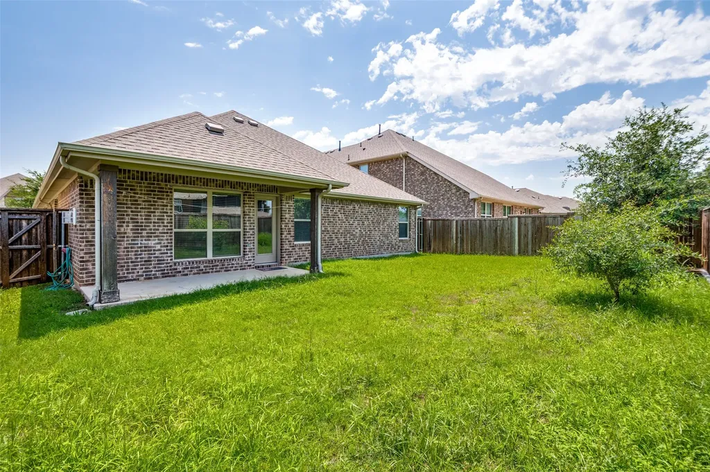 4541 Conrad Avenue Aubrey TX 76227