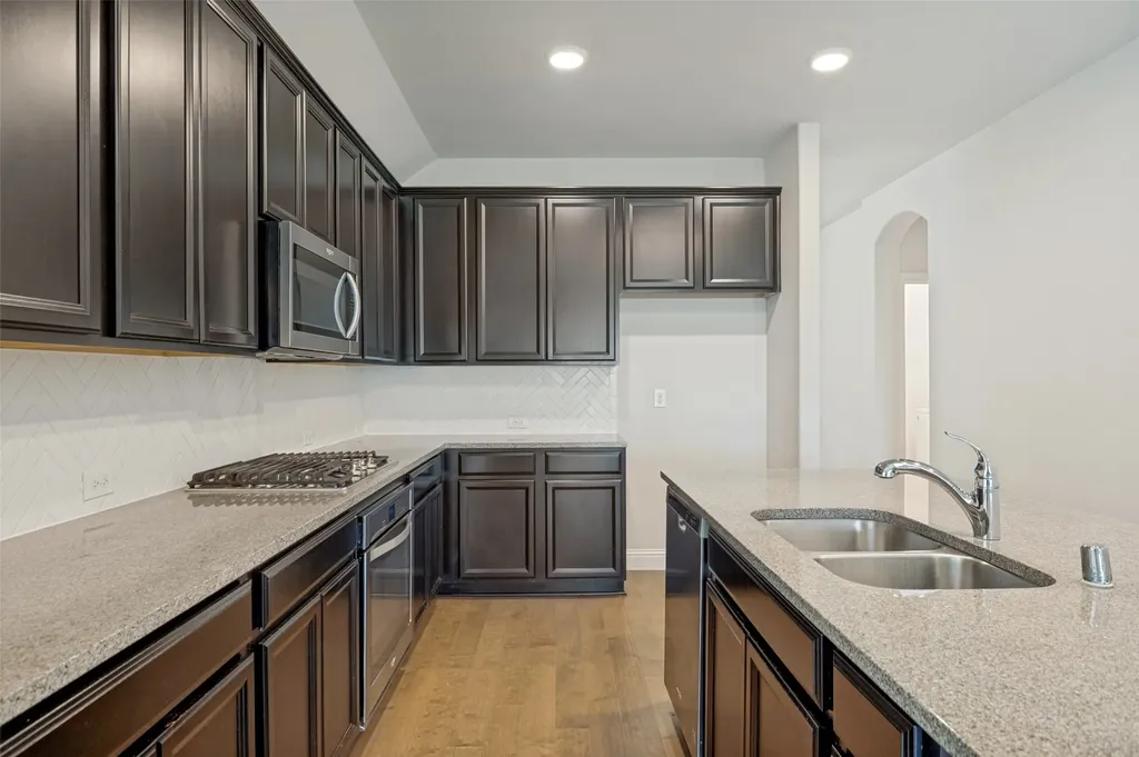 4541 Conrad Avenue Aubrey TX 76227