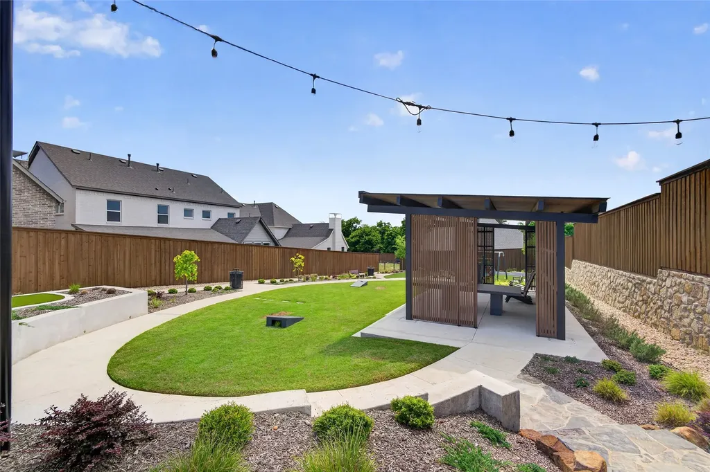 9676 Mav Lane Dallas TX 75238