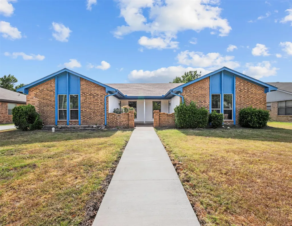 934 Cottonwood Trail Benbrook TX 76126
