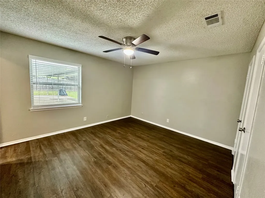 934 Cottonwood Trail Benbrook TX 76126