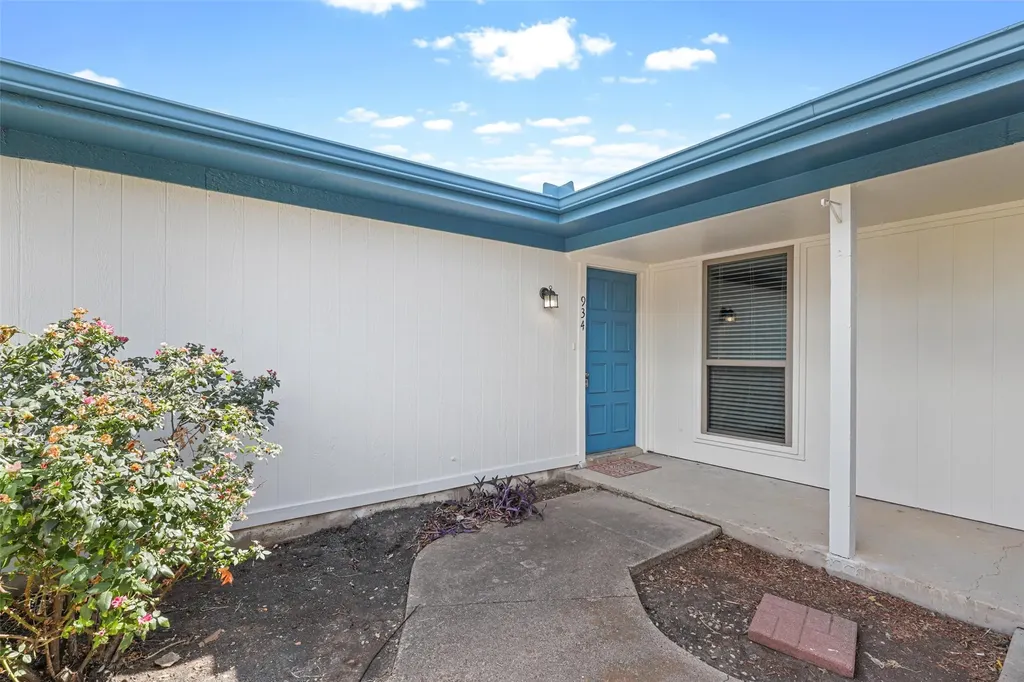 934 Cottonwood Trail Benbrook TX 76126