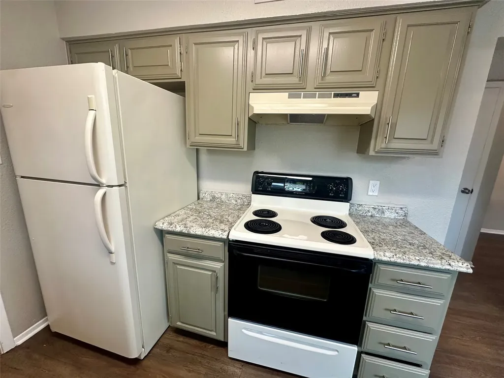 934 Cottonwood Trail Benbrook TX 76126