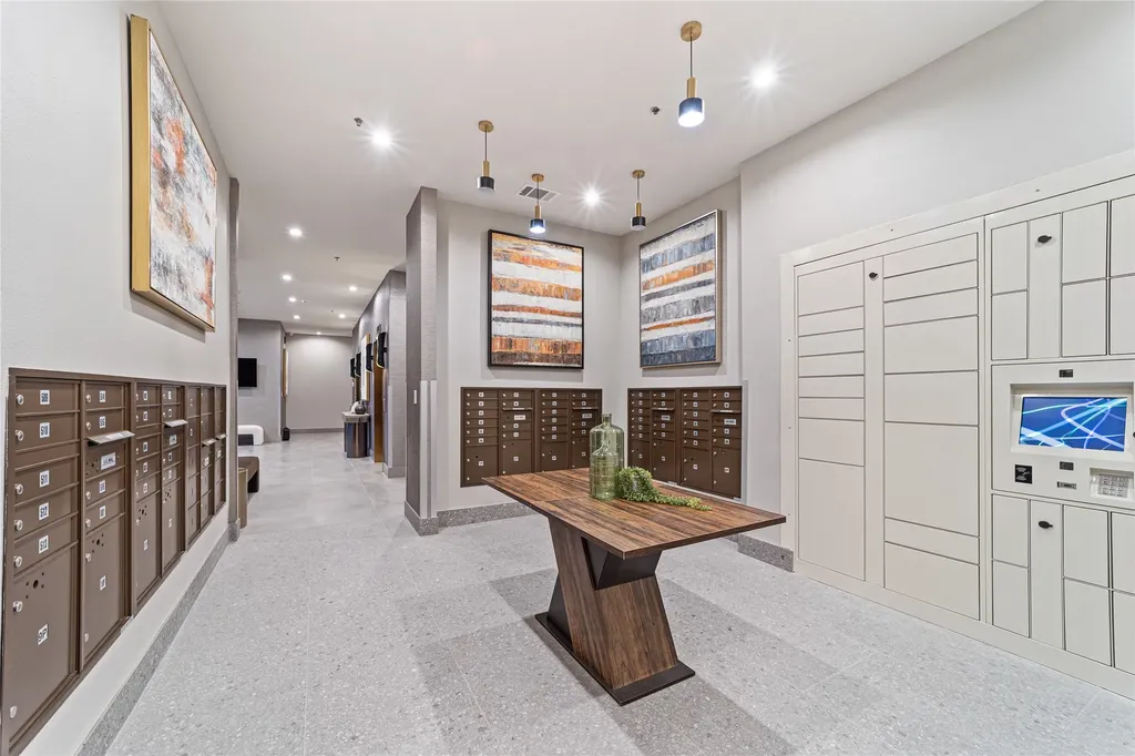 1900 S Ervay Street Dallas TX 75215