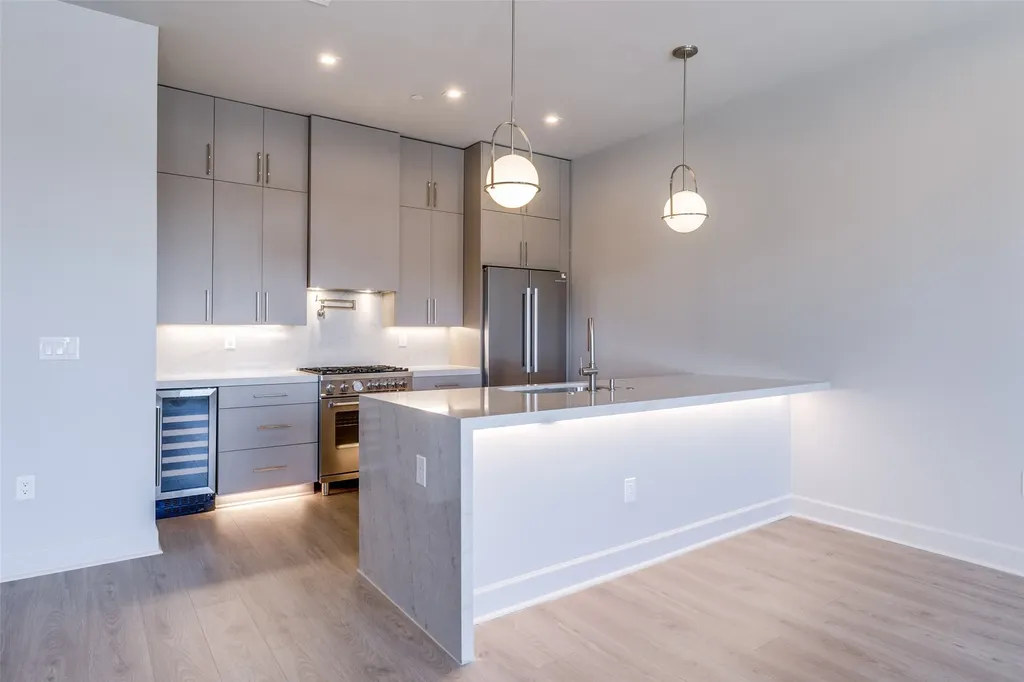 1900 S Ervay Street Dallas TX 75215