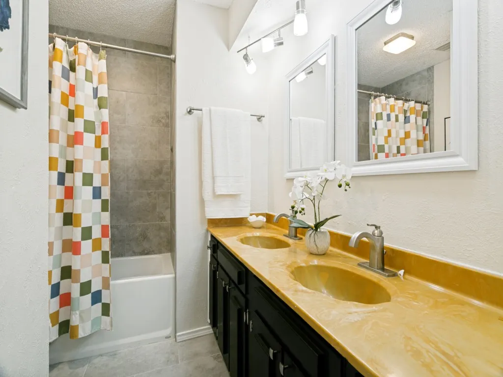 2201 Cambridge Drive Hurst TX 76054