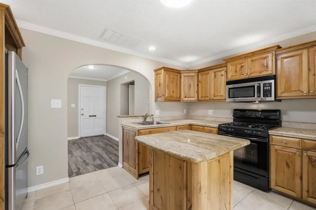 909 Keith Pumphrey Drive River Oaks TX 76114
