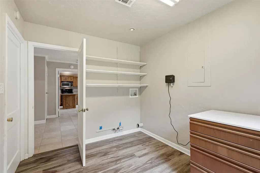 909 Keith Pumphrey Drive River Oaks TX 76114