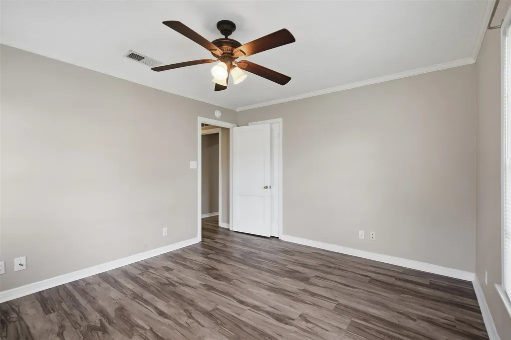 909 Keith Pumphrey Drive River Oaks TX 76114