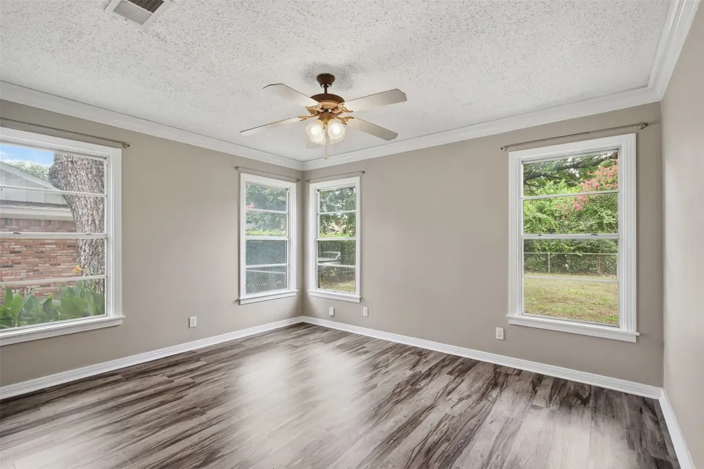 909 Keith Pumphrey Drive River Oaks TX 76114