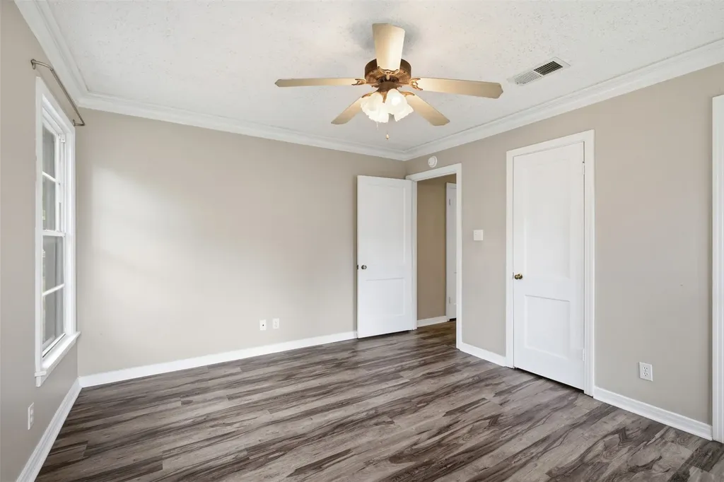 909 Keith Pumphrey Drive River Oaks TX 76114