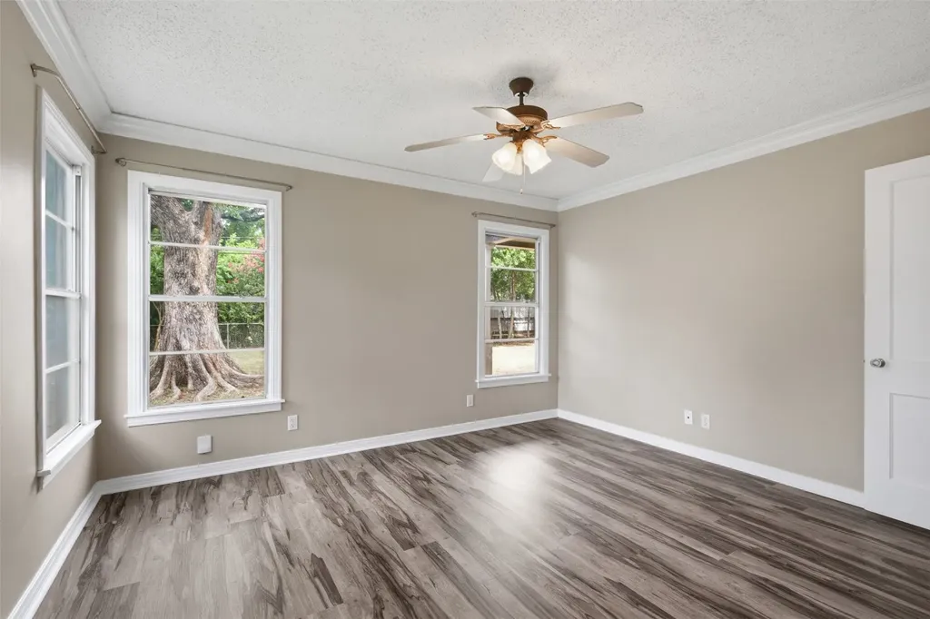 909 Keith Pumphrey Drive River Oaks TX 76114