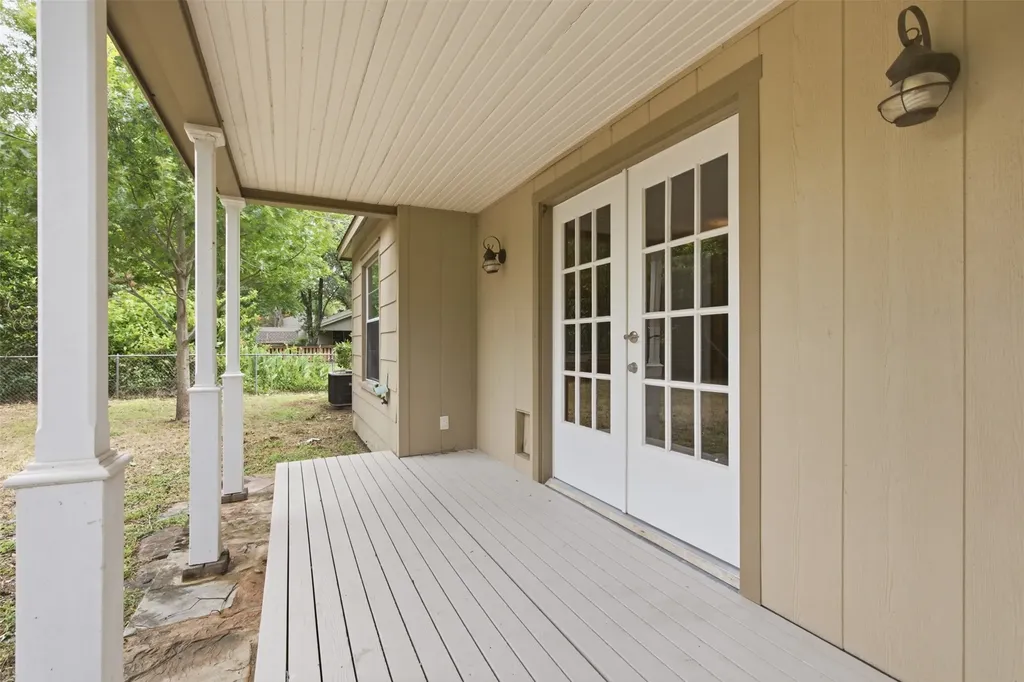 909 Keith Pumphrey Drive River Oaks TX 76114