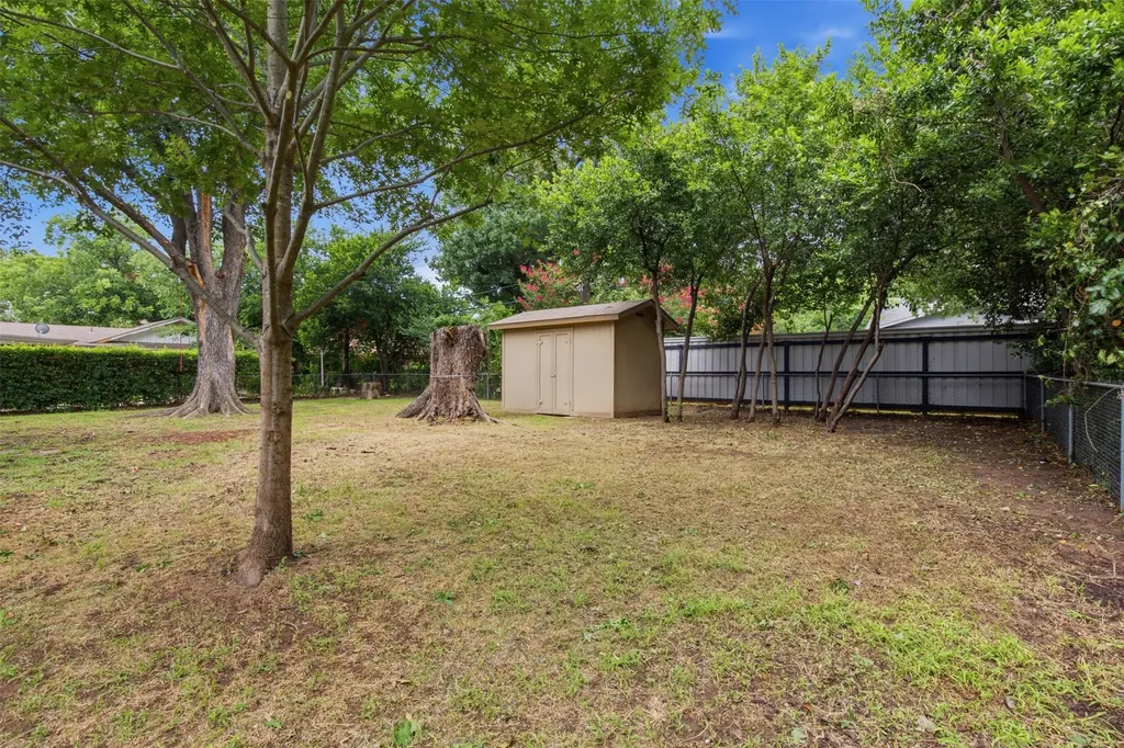 909 Keith Pumphrey Drive River Oaks TX 76114