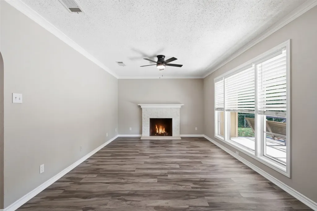 909 Keith Pumphrey Drive River Oaks TX 76114