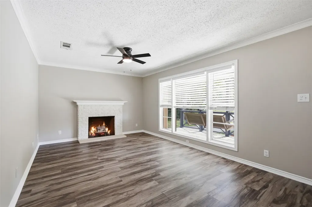 909 Keith Pumphrey Drive River Oaks TX 76114