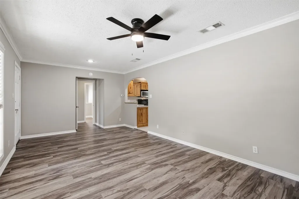 909 Keith Pumphrey Drive River Oaks TX 76114