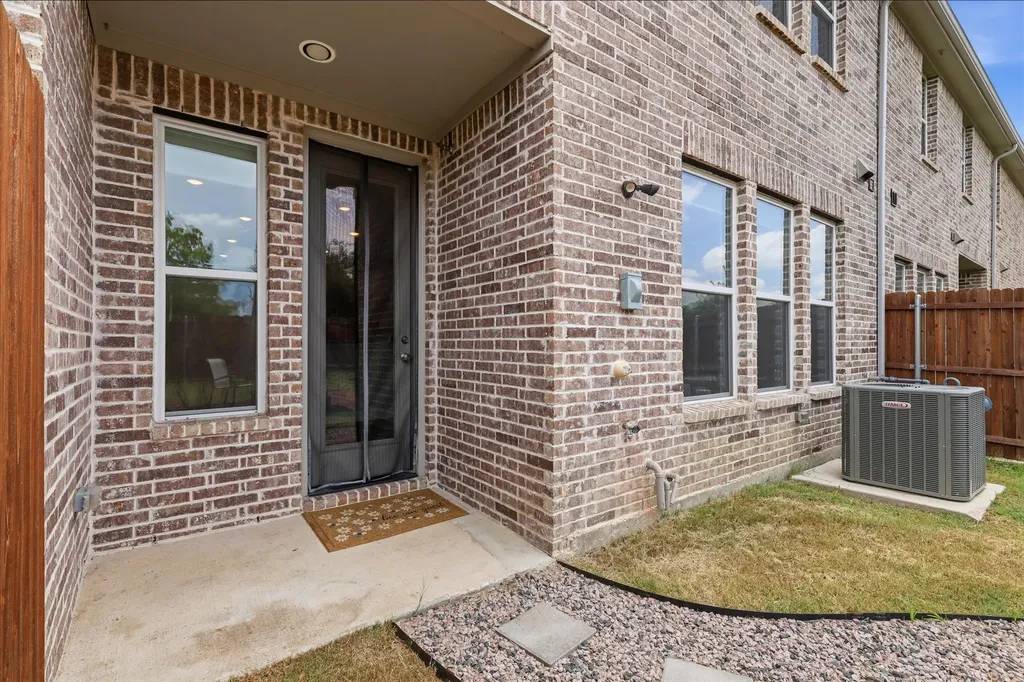600 Hutchinson Lane Lewisville TX 75077