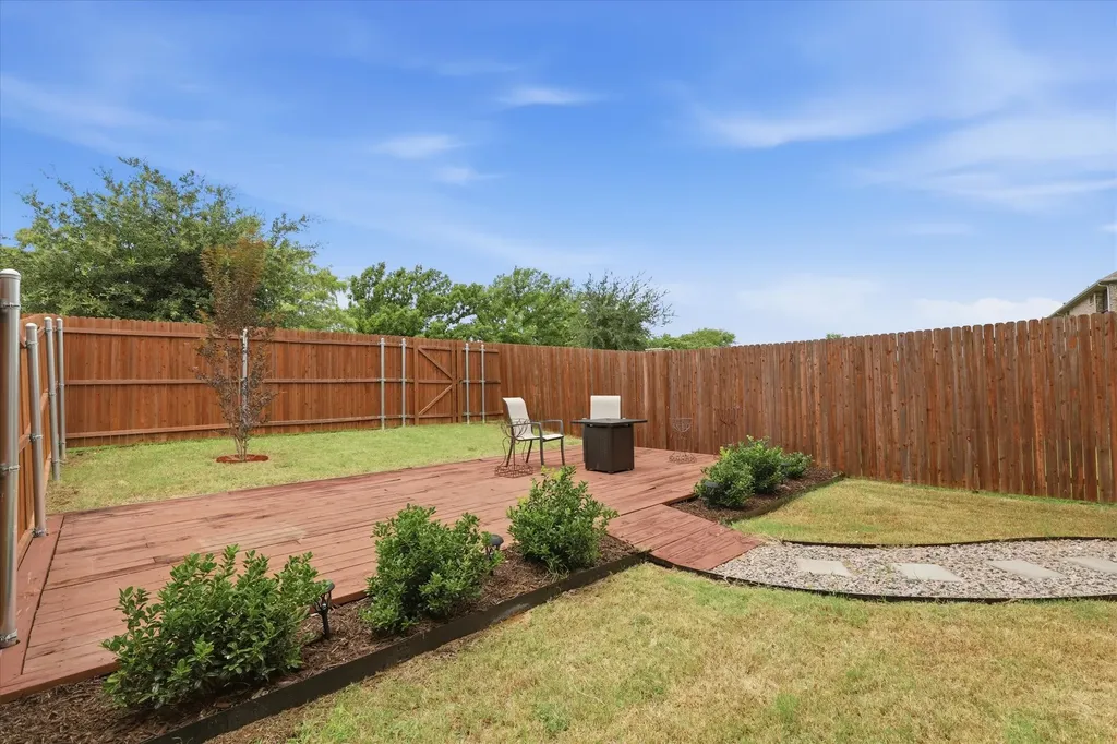 600 Hutchinson Lane Lewisville TX 75077