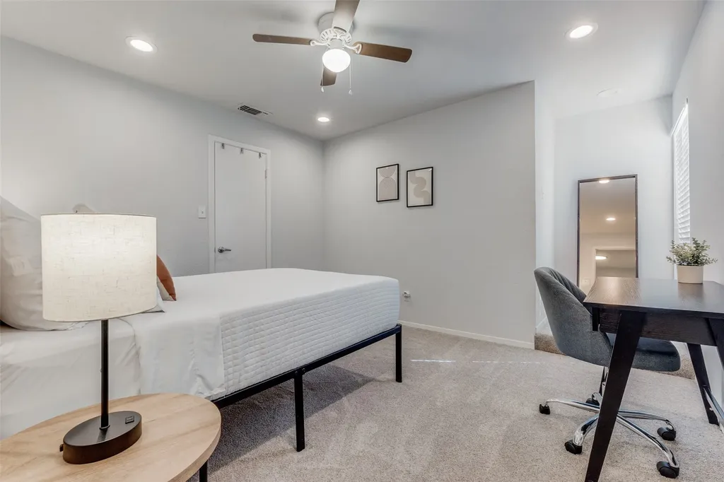 4338 Hartford Street Dallas TX 75219