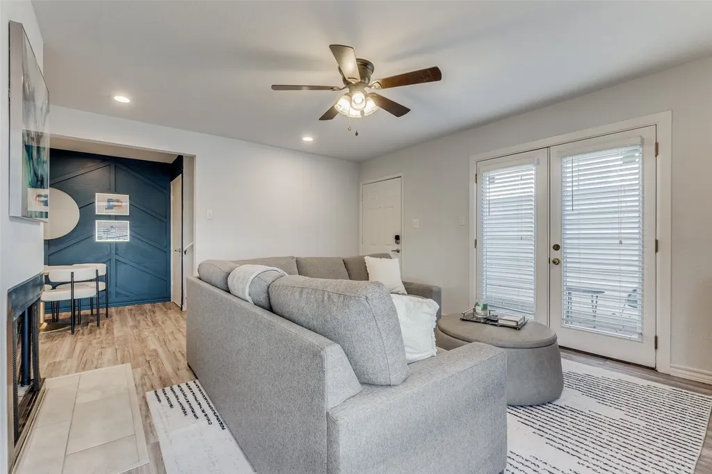 4338 Hartford Street Dallas TX 75219
