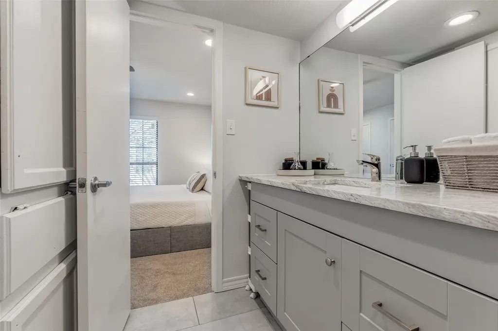 4338 Hartford Street Dallas TX 75219
