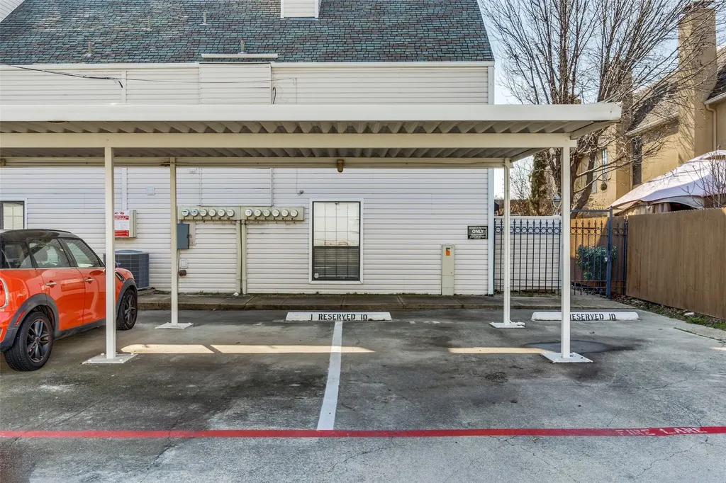 4338 Hartford Street Dallas TX 75219