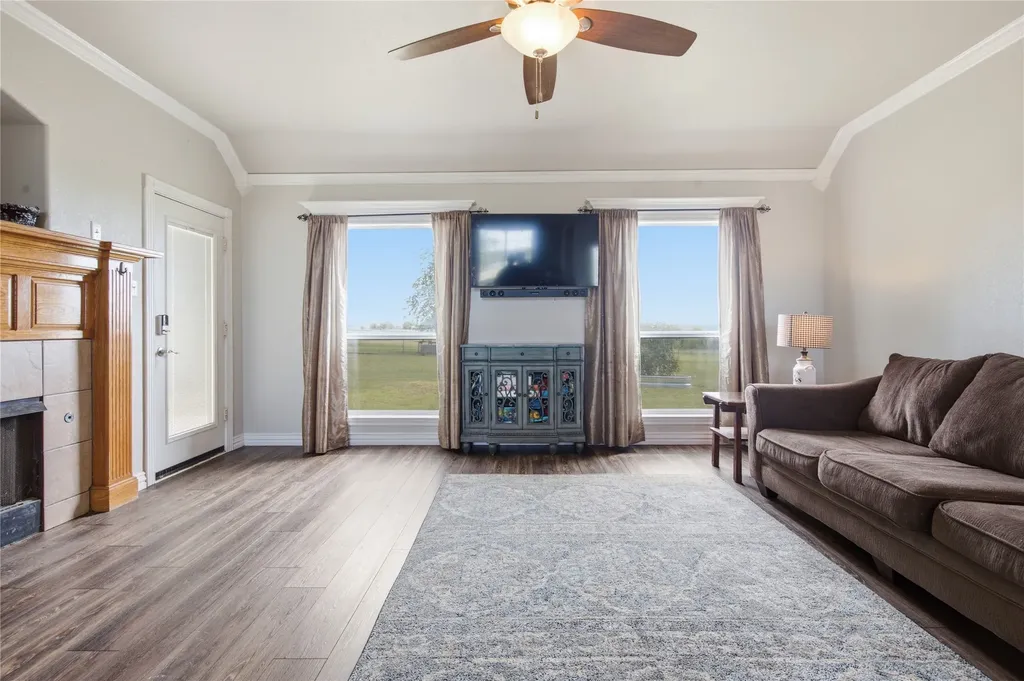 8116 Clearview Court Cresson TX 76035