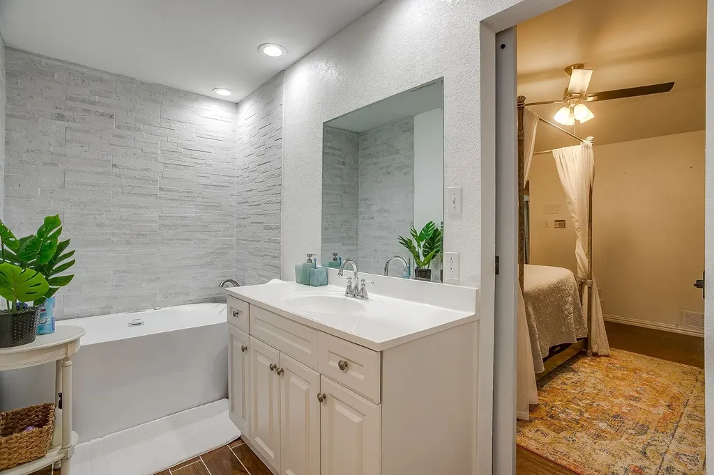 1800 Briarcrest Lane Arlington TX 76012