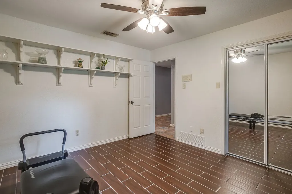 1800 Briarcrest Lane Arlington TX 76012