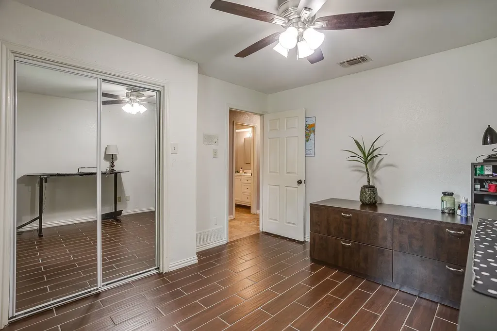 1800 Briarcrest Lane Arlington TX 76012