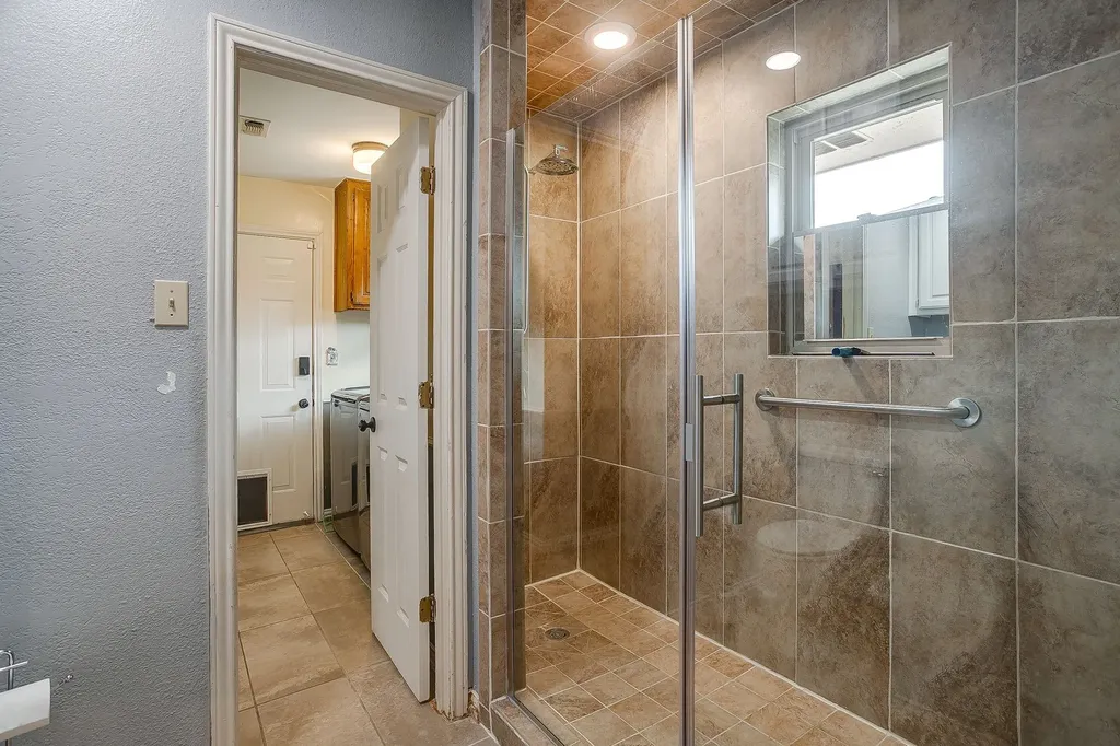 1800 Briarcrest Lane Arlington TX 76012