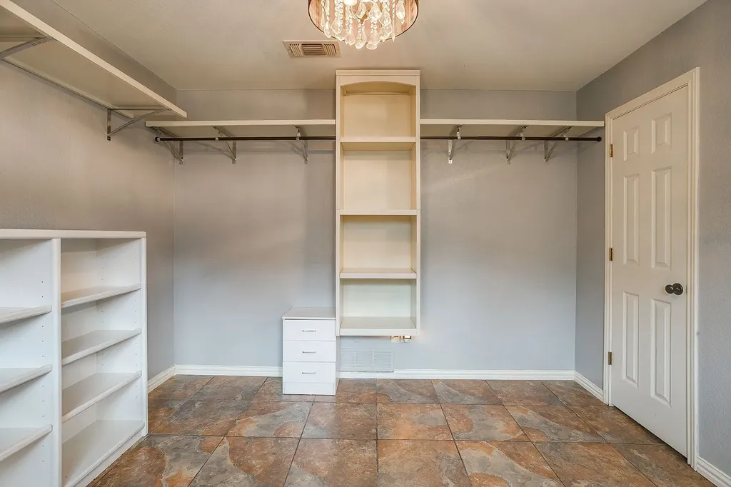 1800 Briarcrest Lane Arlington TX 76012