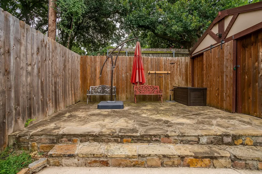 1800 Briarcrest Lane Arlington TX 76012