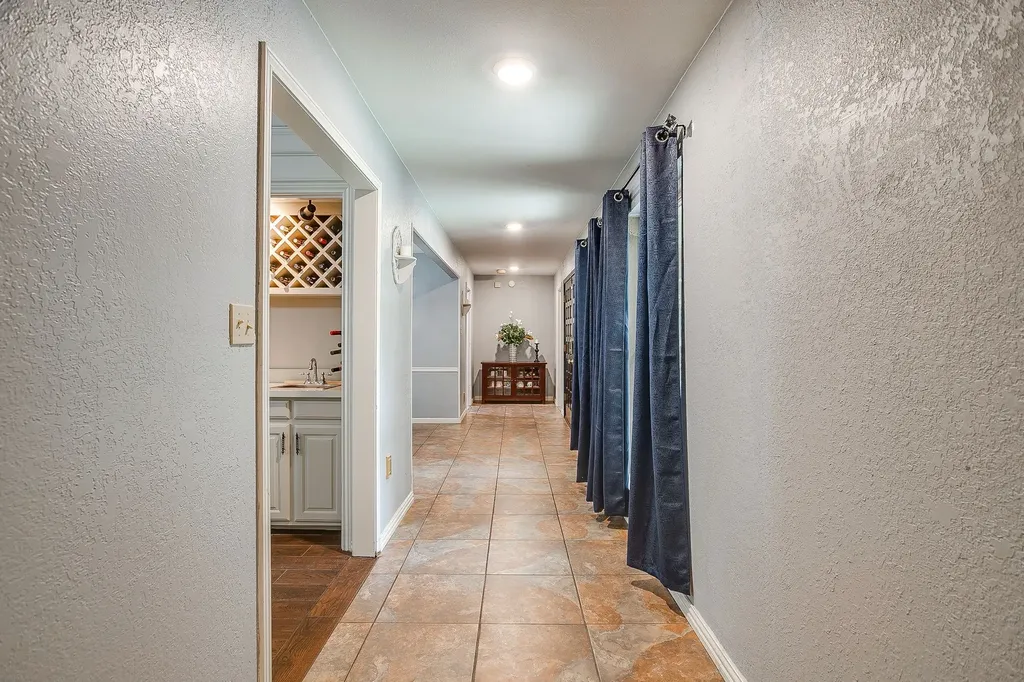 1800 Briarcrest Lane Arlington TX 76012