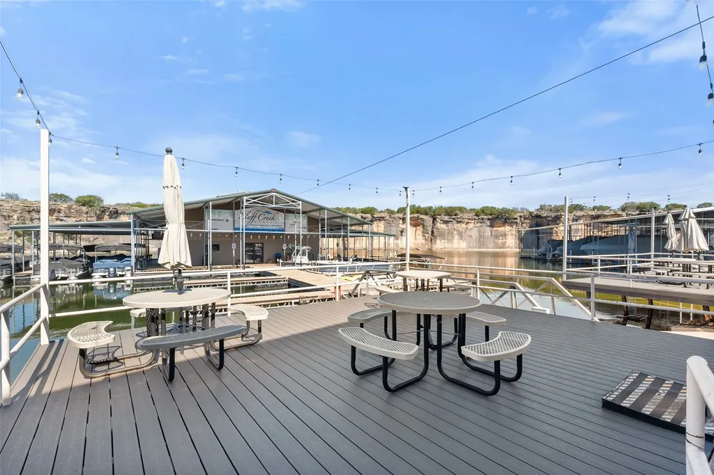 1053 Bluff Creek Drive Strawn TX 76475