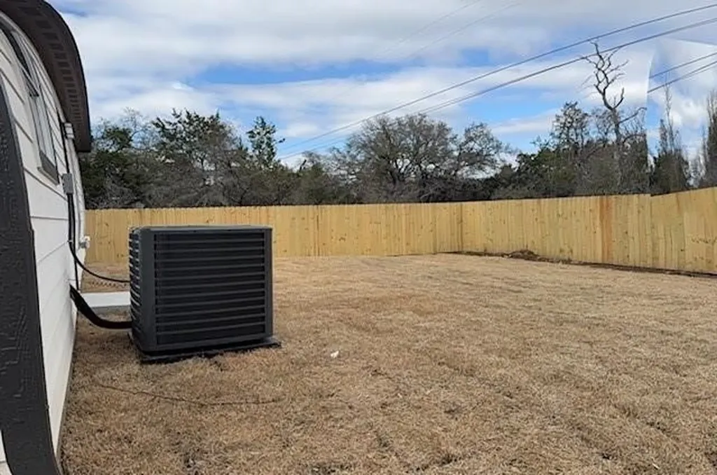 3513 Tomahawk Drive Granbury TX 76048